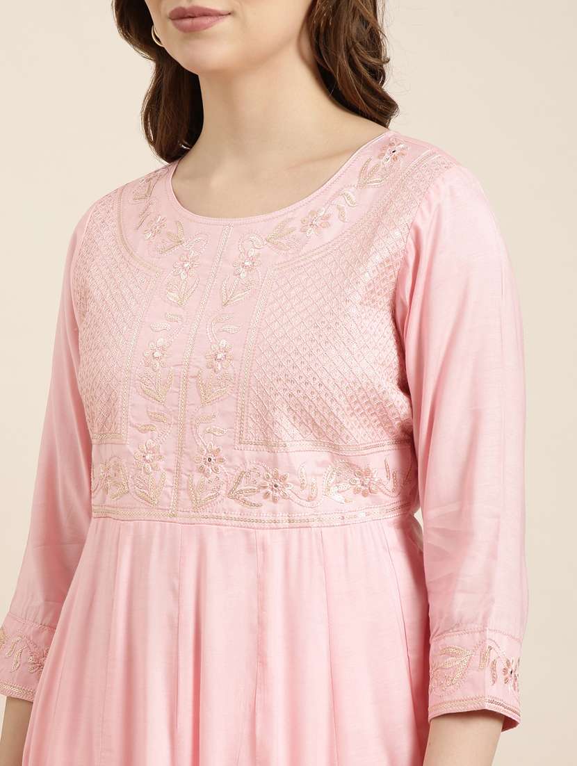 women embroidered kurta pant set with dupatta - 20961194 -  Standard Image - 5