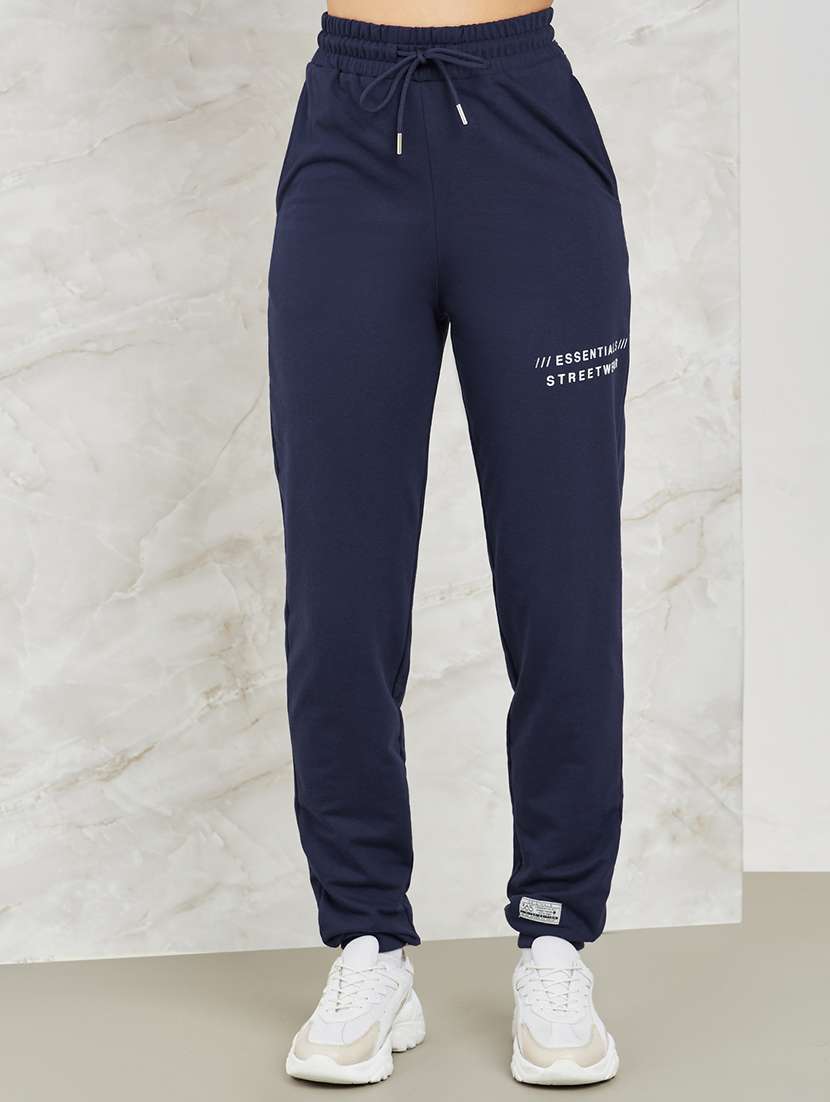 women printed t-shirt & jogger co-ord set - 20961334 - Standard Image - 3