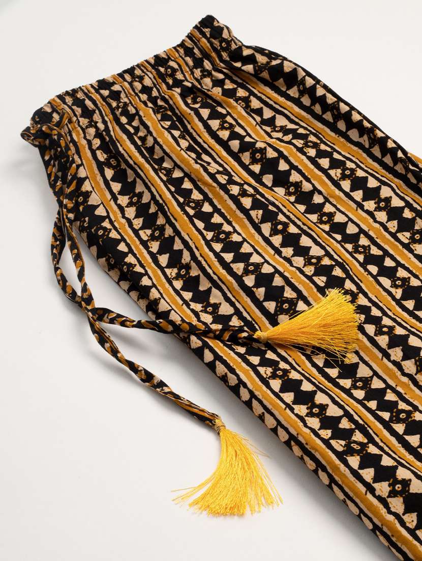 multi color stripes printed pajama - 20961730 -  Standard Image - 3