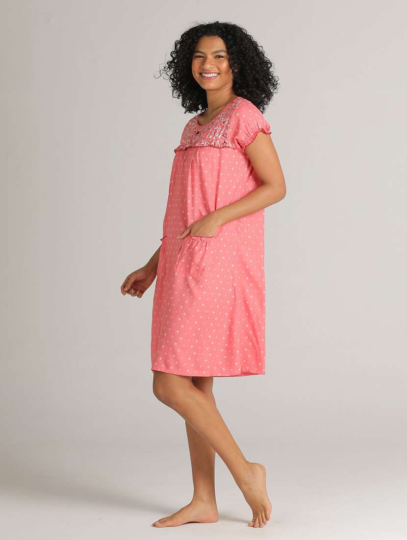 women printed round neck sleepshirt