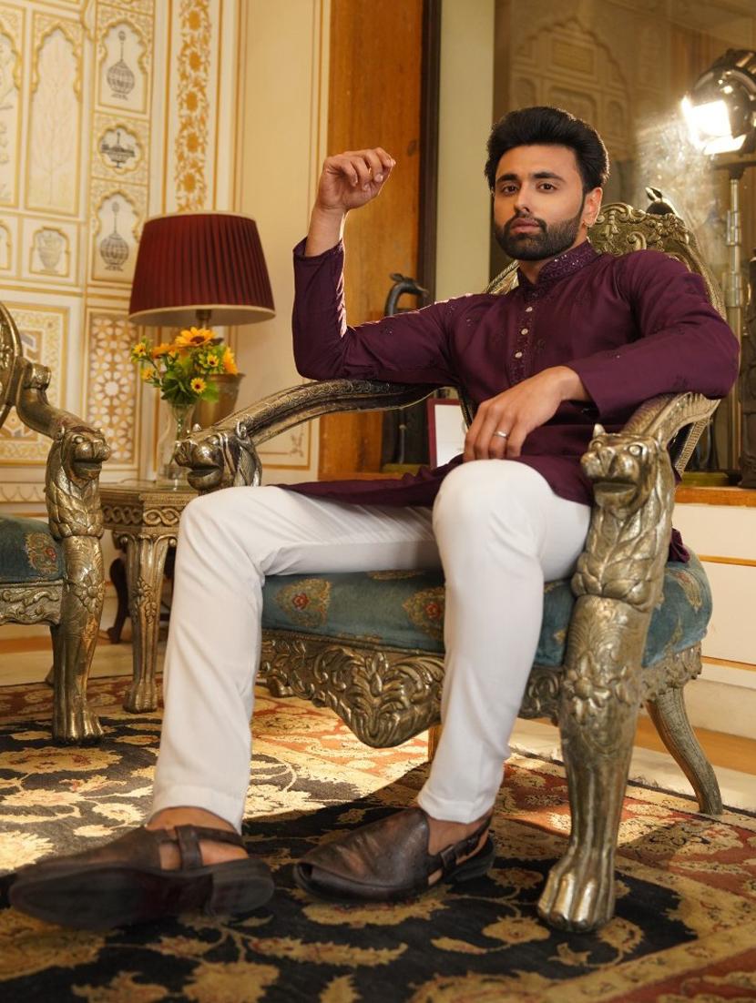 men mandarin neck embroidered long kurta - 20963849 - Standard Image - 3
