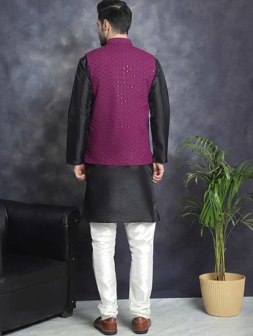 Men Embroidered Kurta Pyjama With Jacket