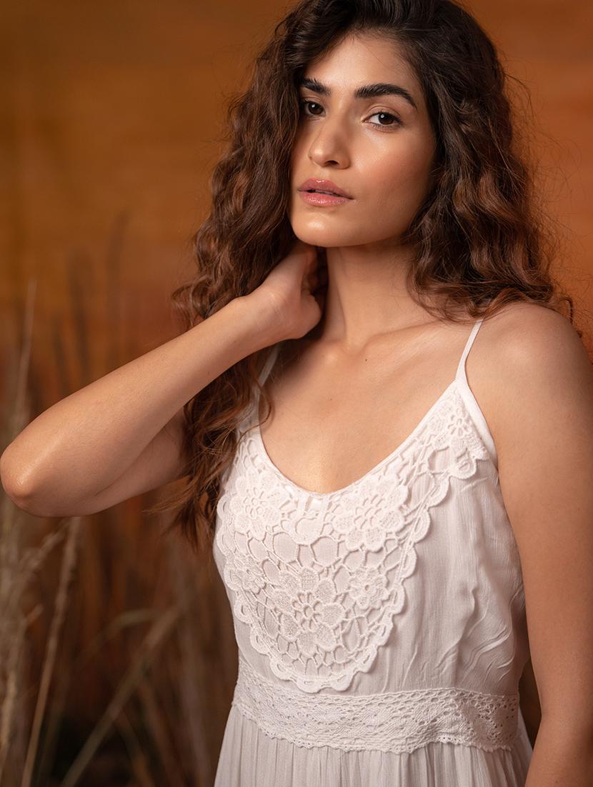 white lace detailed casual maxi dress - 20966088 - Standard Image - 3