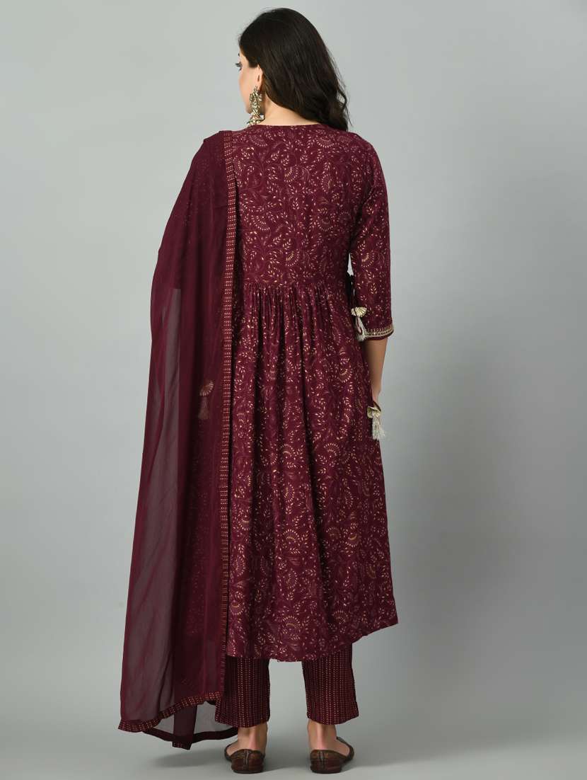 women three quarter sleeve suit set - 20968629 -  Standard Image - 3