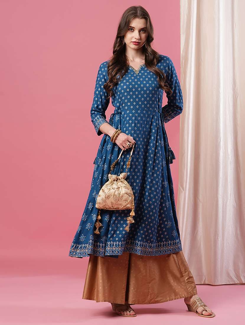 women notch neck foil printed a-line kurta - 20969795 -  Zoom Image - 0