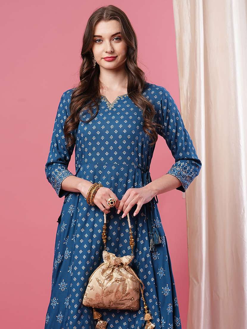 women notch neck foil printed a-line kurta - 20969795 - Standard Image - 3