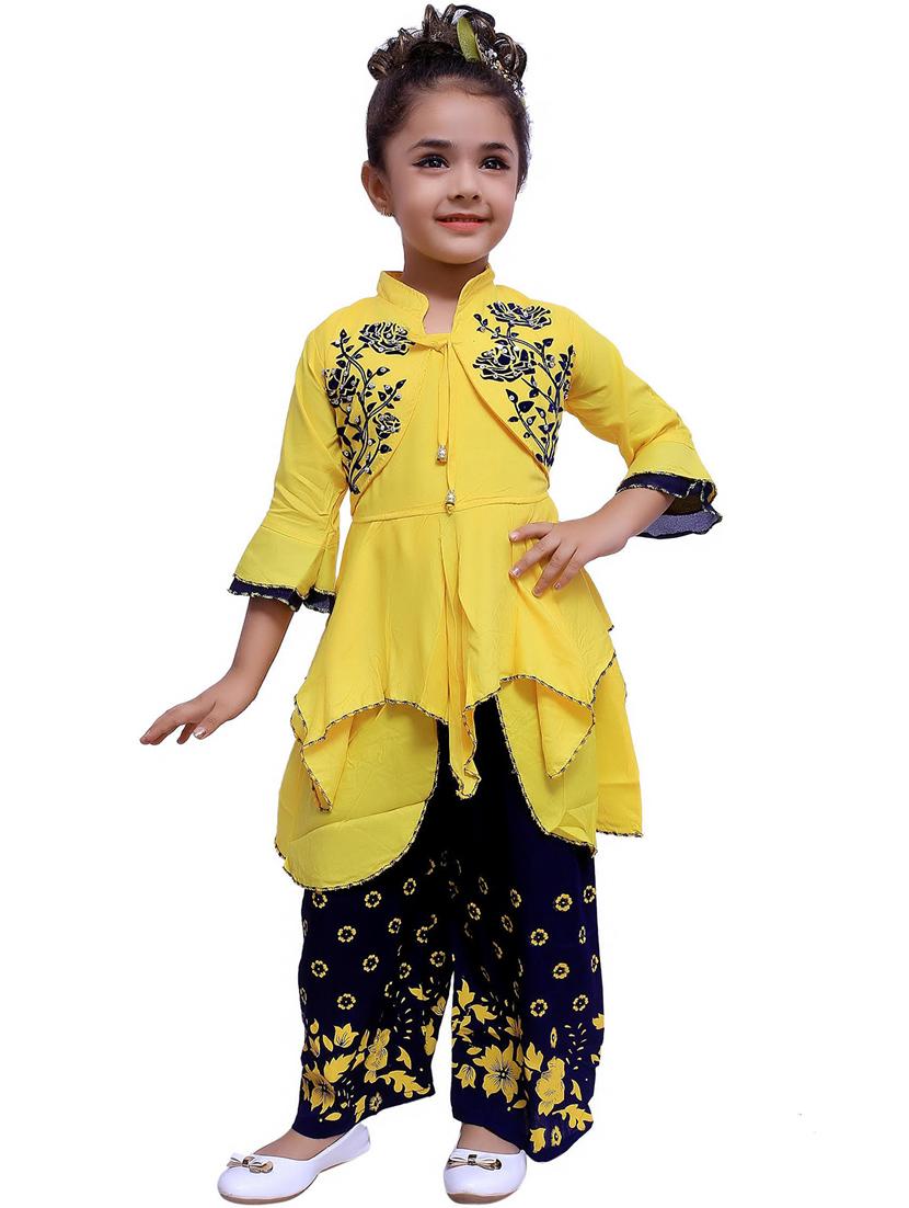 girls floral print kurta palazzo suit set - 20970075 - Zoom Image - 0