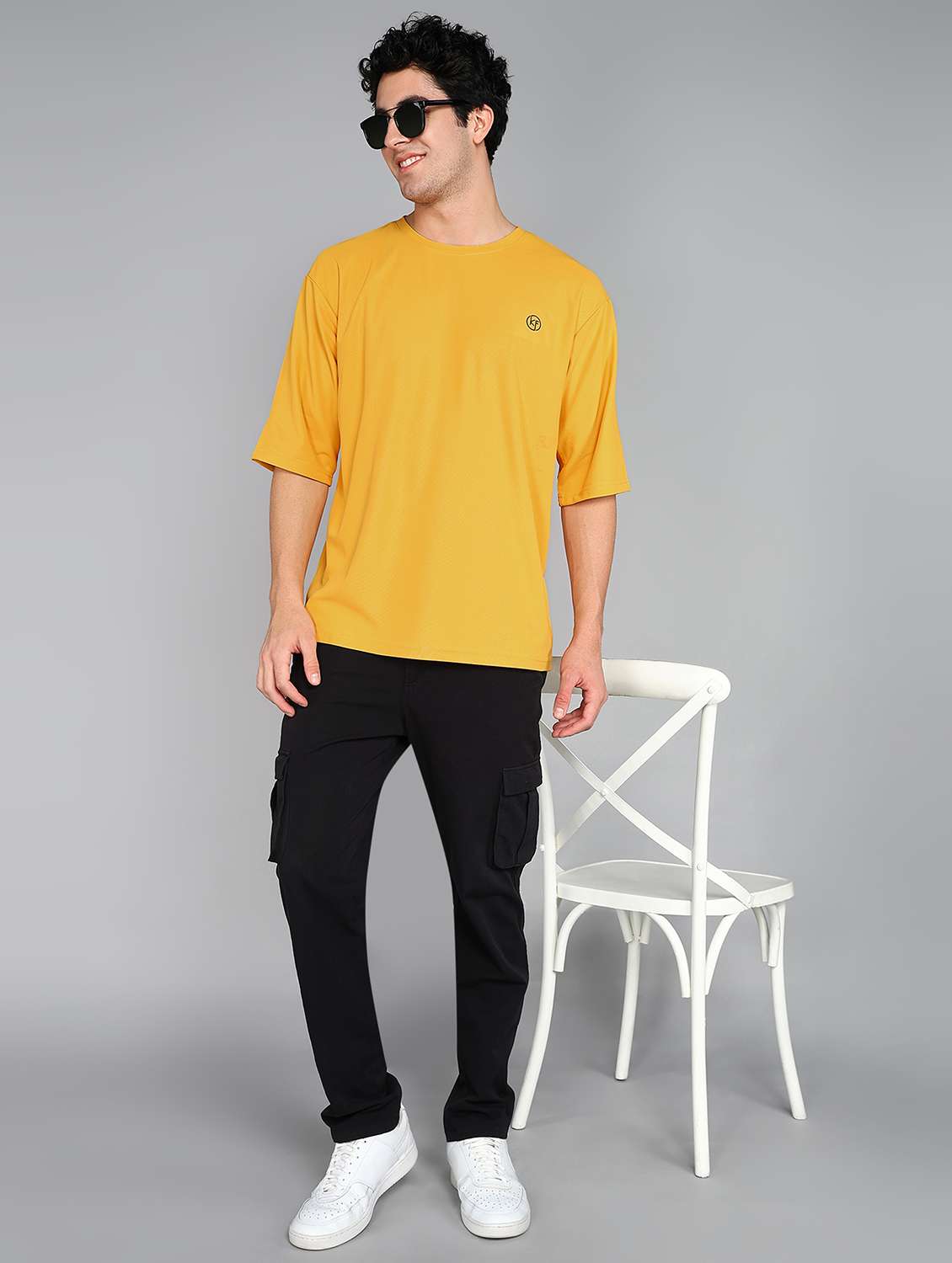 men crew neck solid t-shirt - 20970439 -  Standard Image - 3