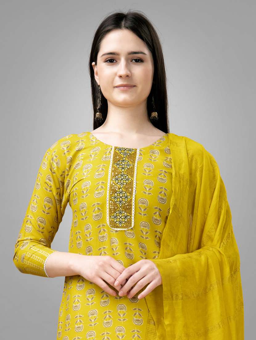 women three quarter sleeve kurta pant set - 20971629 - Standard Image - 5