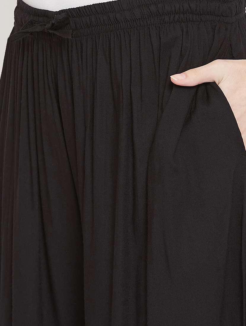 solid black detailed flared palazzo - 20972059 -  Standard Image - 5