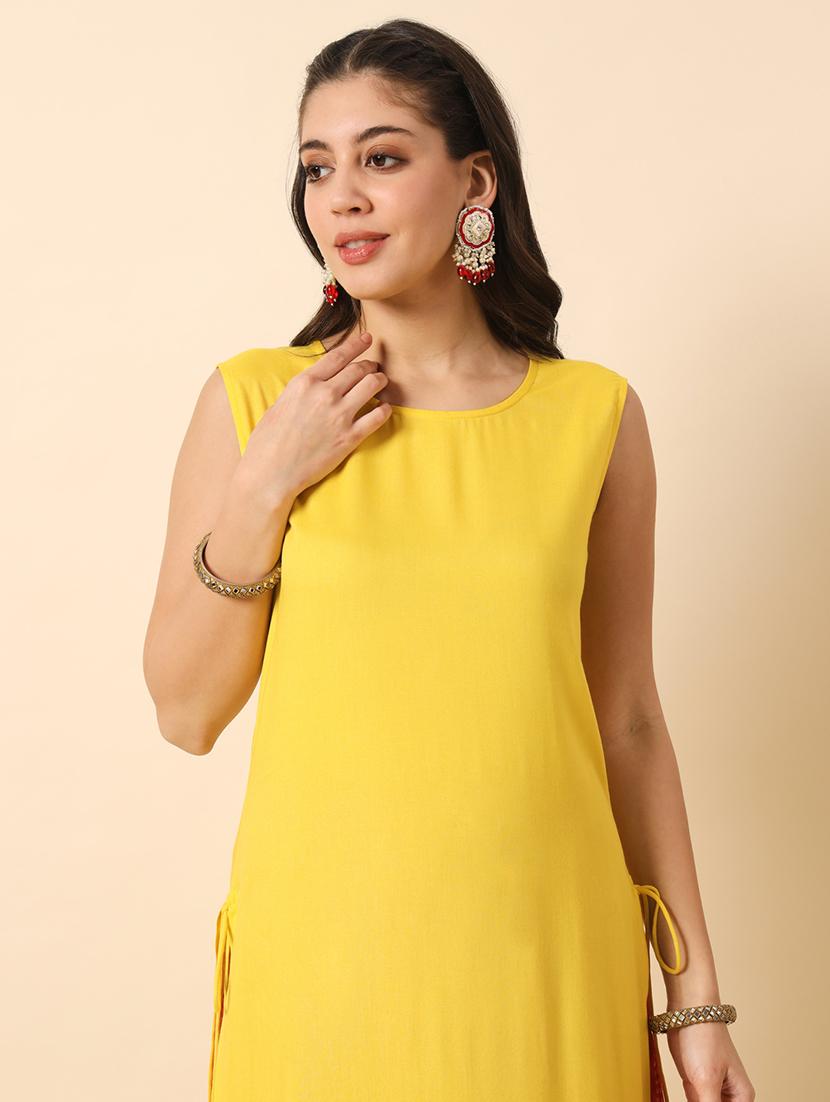 women solid sleveless straight kurta - 20996158 - Standard Image - 3