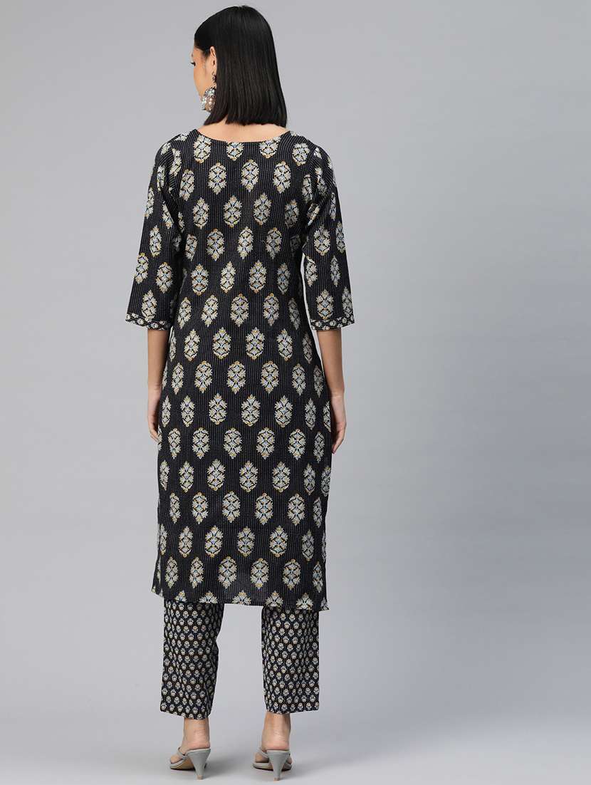 women three quarter sleeve kurta pant set - 20999668 -  Standard Image - 3