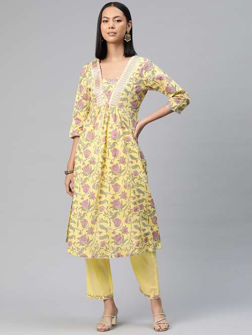women three quarter sleeve kurta pant set - 20999808 -  Standard Image - 0
