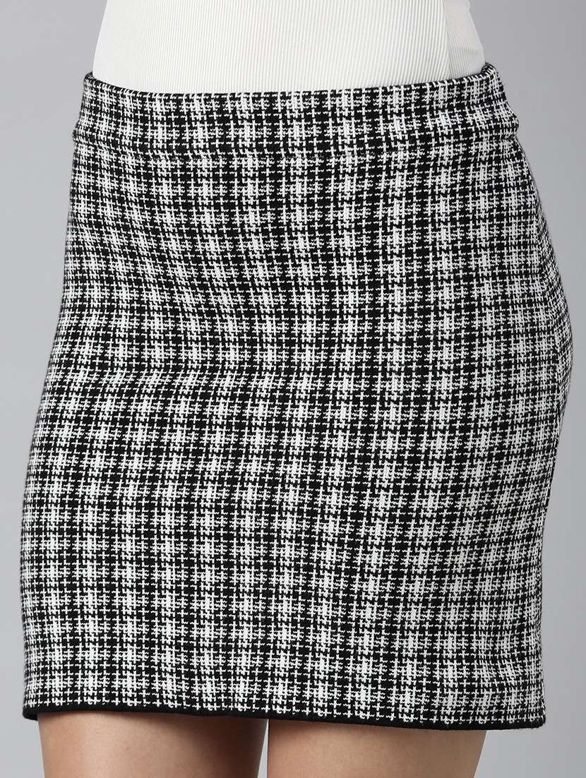 women mid-rise houndstooth pencil skirt - 21023425 - Standard Image - 5