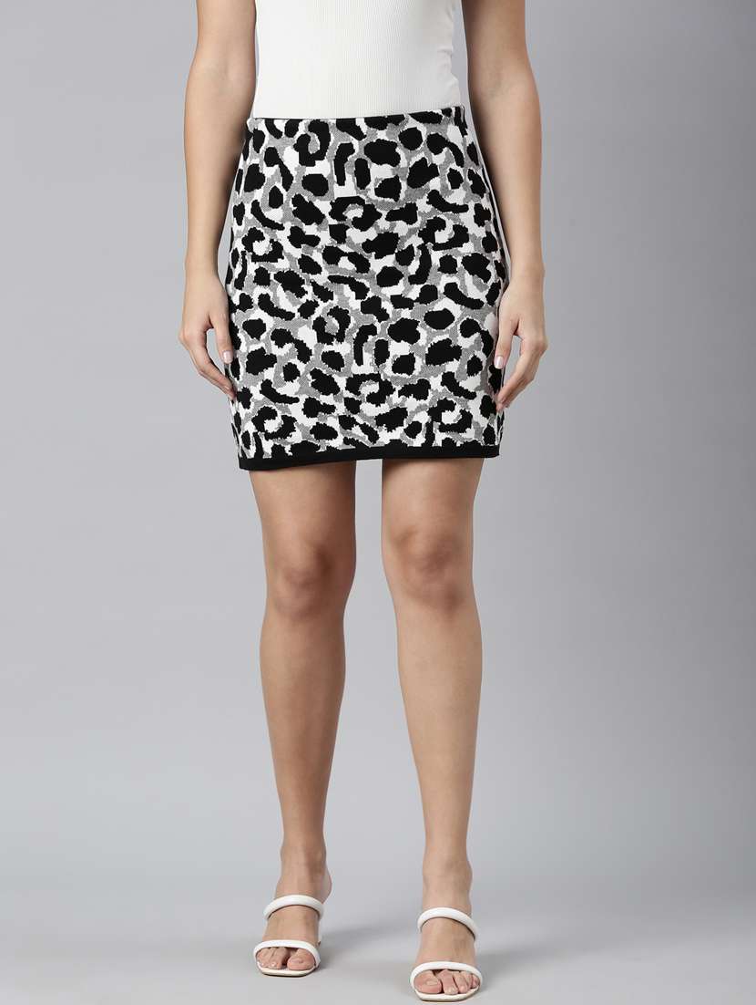 women black animal printed pencil skirt