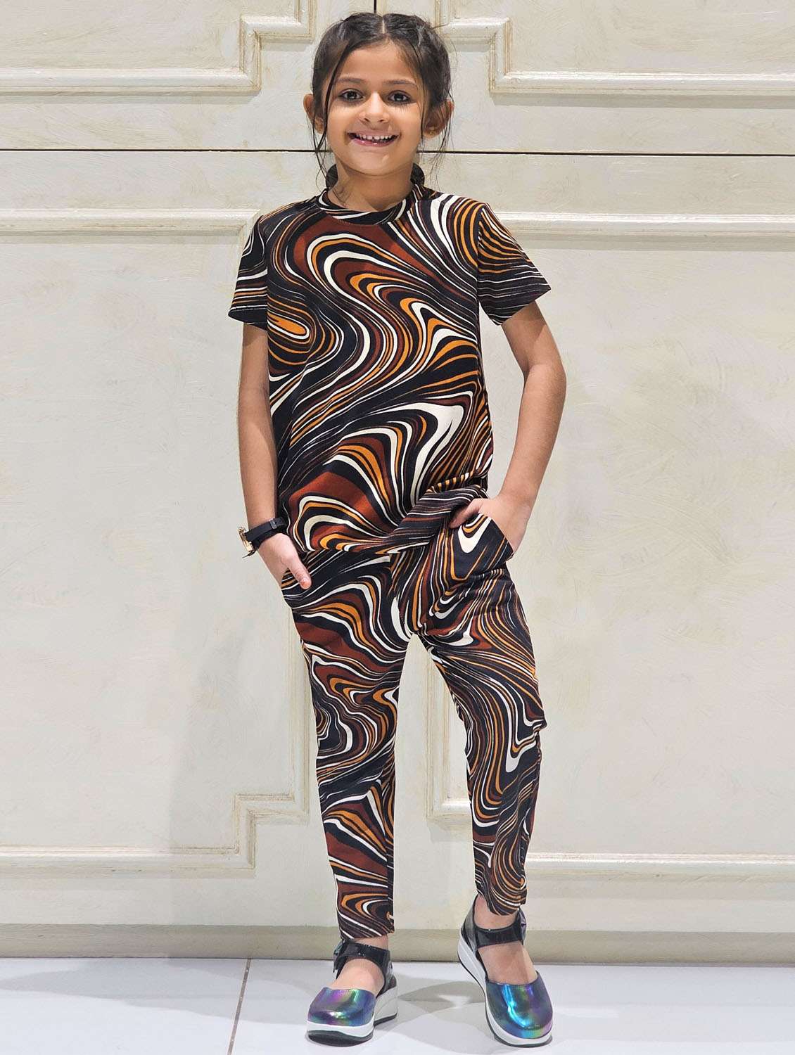 girls printed t-shirt and pajama set