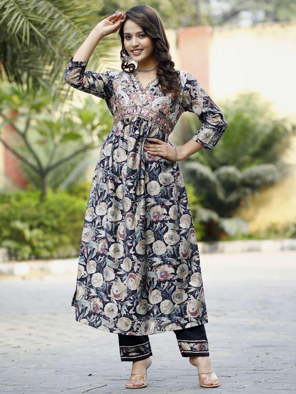 Buy online Women Black V Neck Kurta Pant Set from ethnic wear for Women