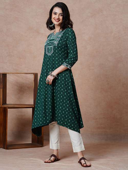 women green notch neck a-line kurta - 21034526 - Standard Image - 0