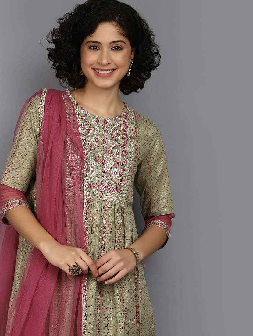 women three quarter sleeve kurta pant with dupatta set - 21034672 - Standard Image - 3