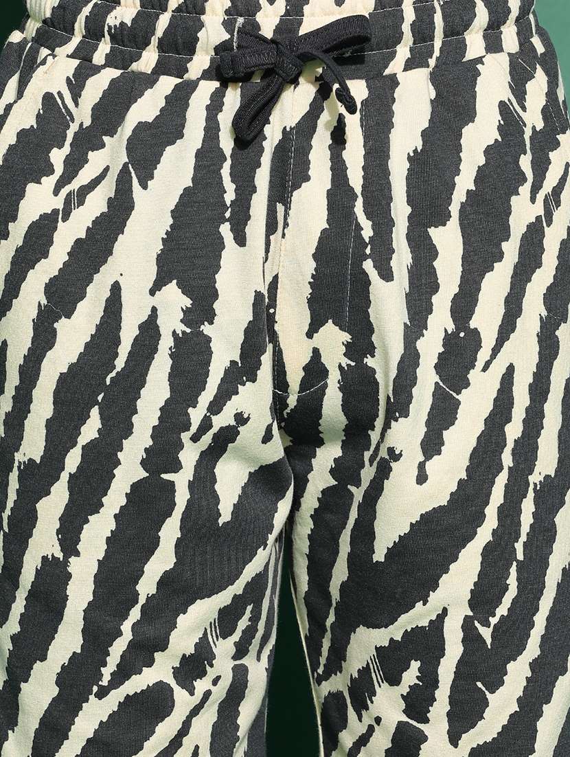 boys round neck printed nightwear shorts set  - 21034769 -  Standard Image - 5