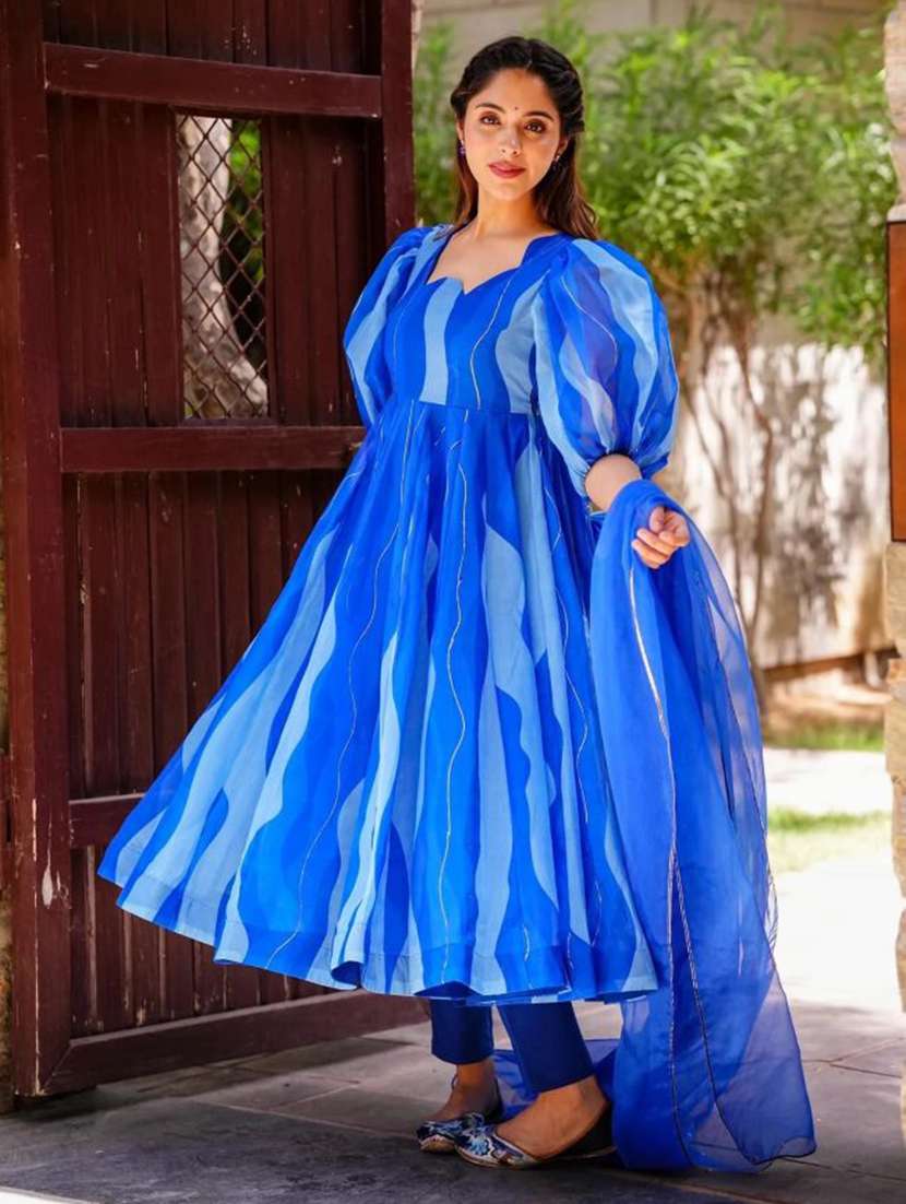women blue kurta pant set with dupatta - 21034830 - Zoom Image - 0