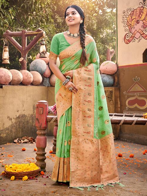 women self design banarasi saree with blouse - 21036430 - Standard Image - 0