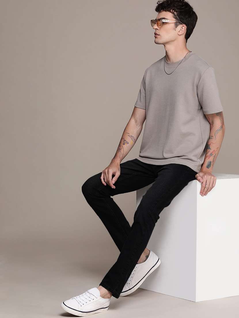 men mid rise plain jeans - 21043860 - Standard Image - 3