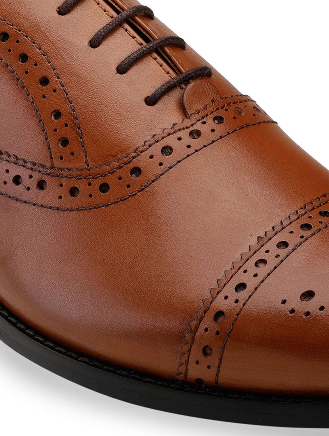 men solid lace up brogues - 21047968 -  Standard Image - 5