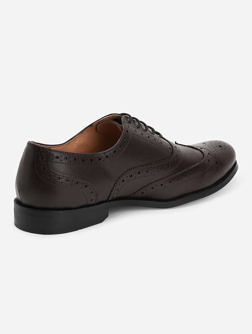 men leather formal brogues - 21047976 - Standard Image - 3