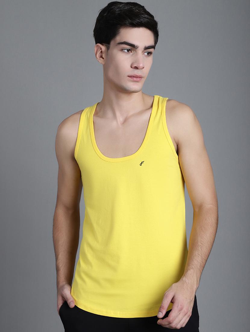 men solid sleeveless vest - 21056050 - Zoom Image - 0