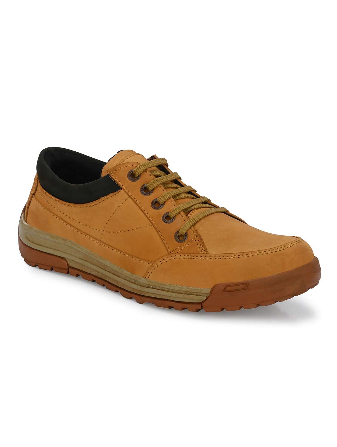 men lace up casual shoes
