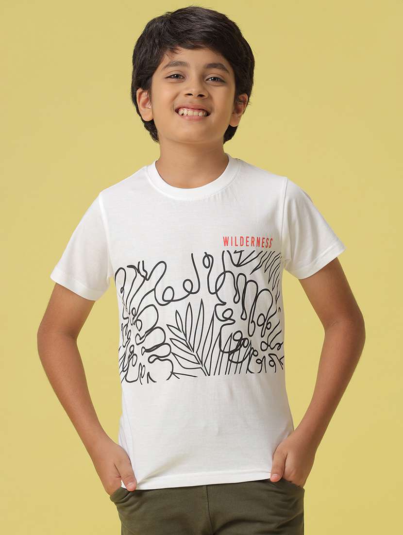 white round neck front print t-shirt