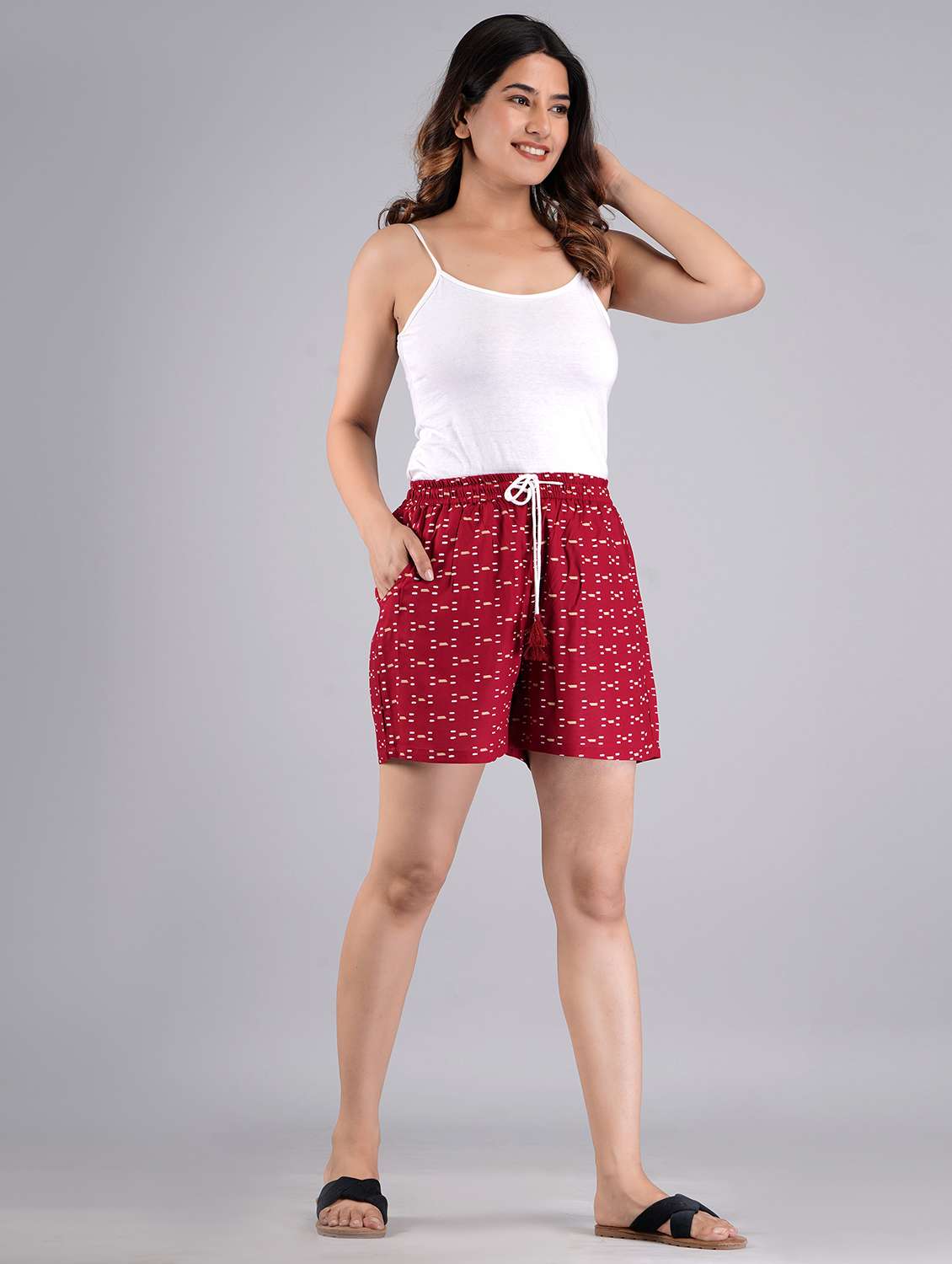 women maroon printed short - 21058708 -  Standard Image - 3