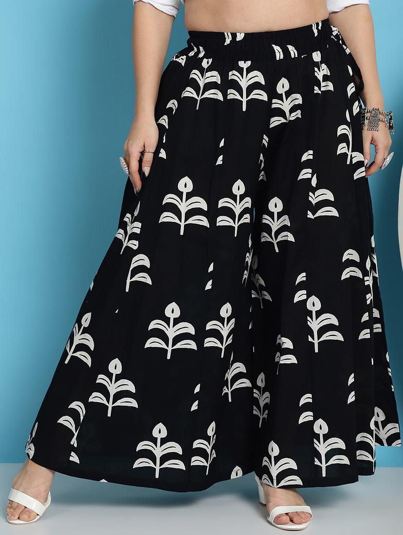 black printed flared palazzo - 21059908 -  Zoom Image - 0