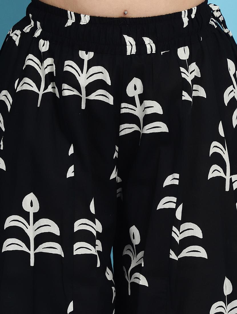 black printed flared palazzo - 21059908 - Standard Image - 5
