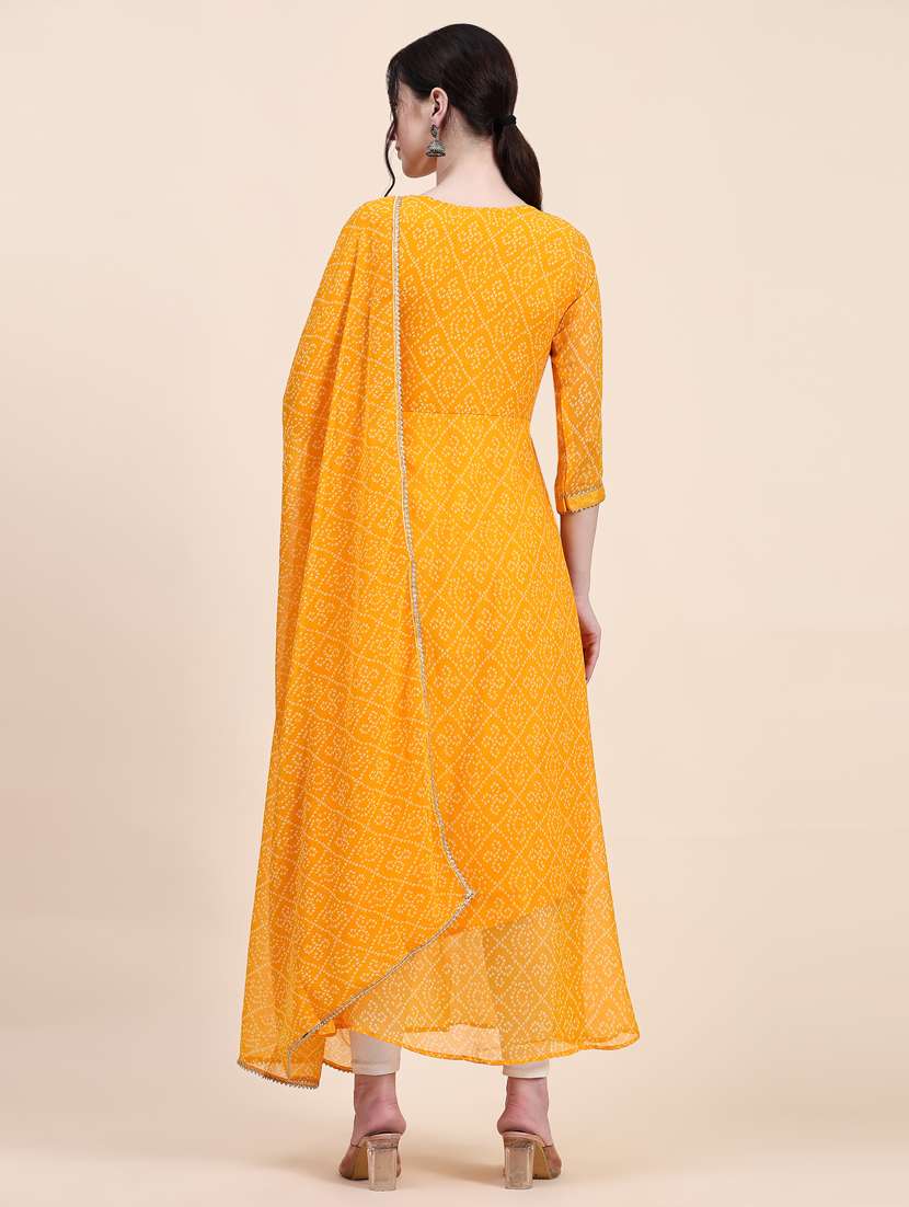 women three quarter sleeve kurta dupatta set - 21067139 - Standard Image - 3