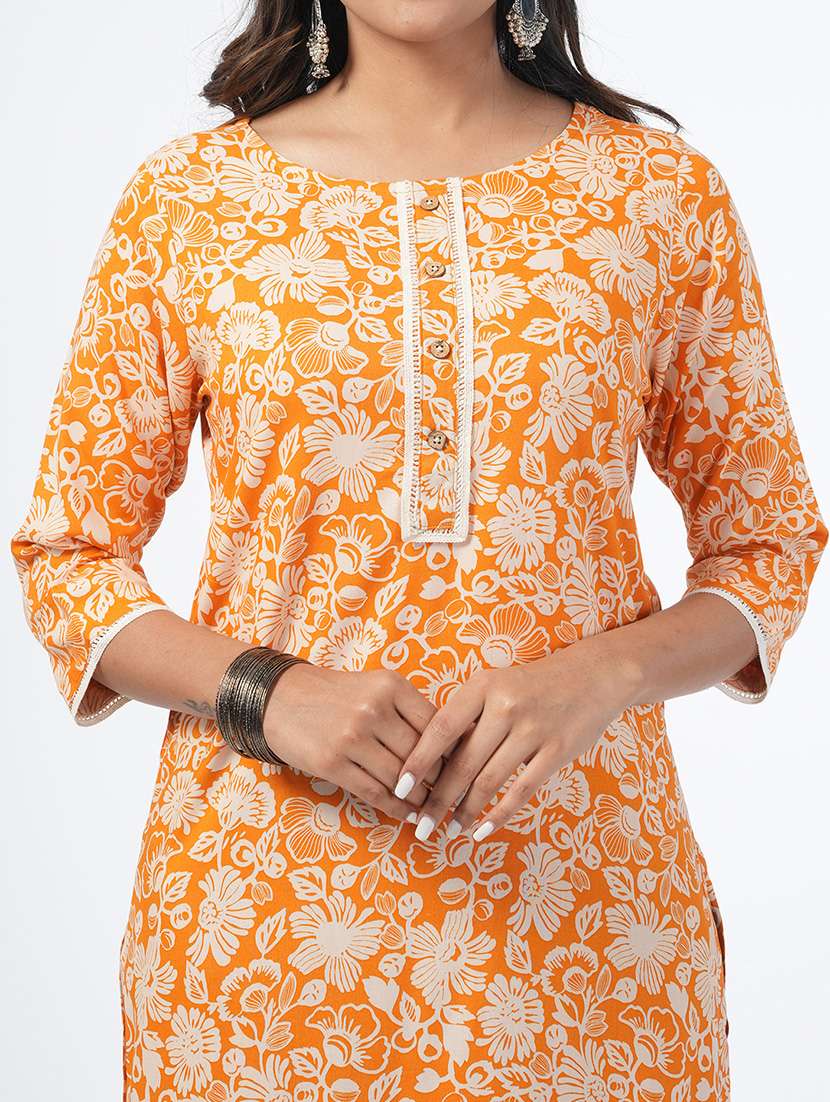 women three quarter sleeve straight kurta - 21067739 -  Standard Image - 5