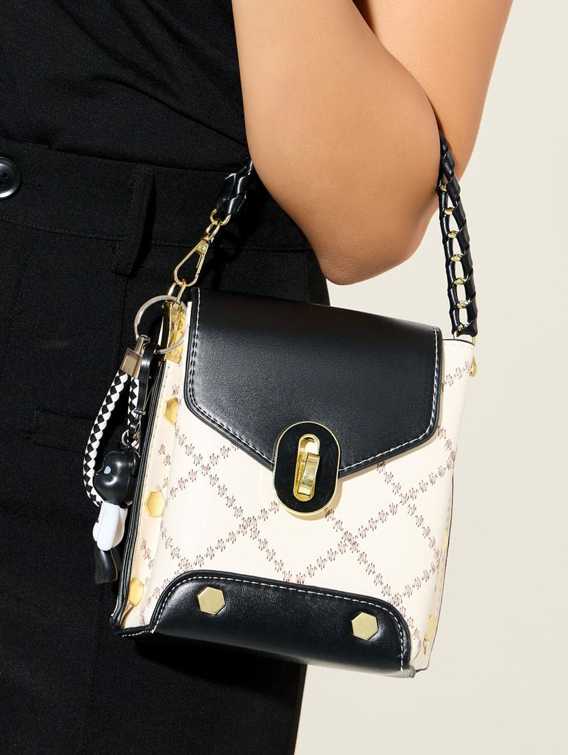 black leatherette (pu) sling bag - 21071601 - Standard Image - 5