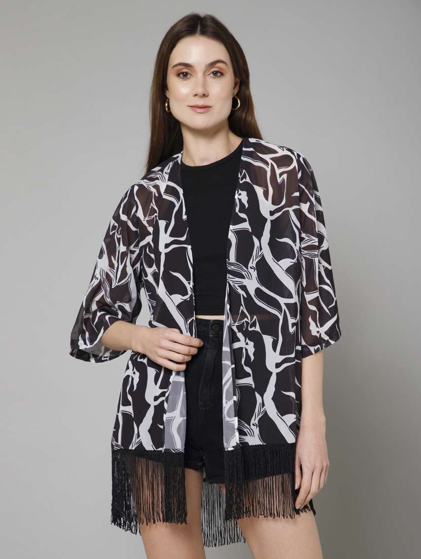 black & white printed detailed shrug - 21072215 - Zoom Image - 0