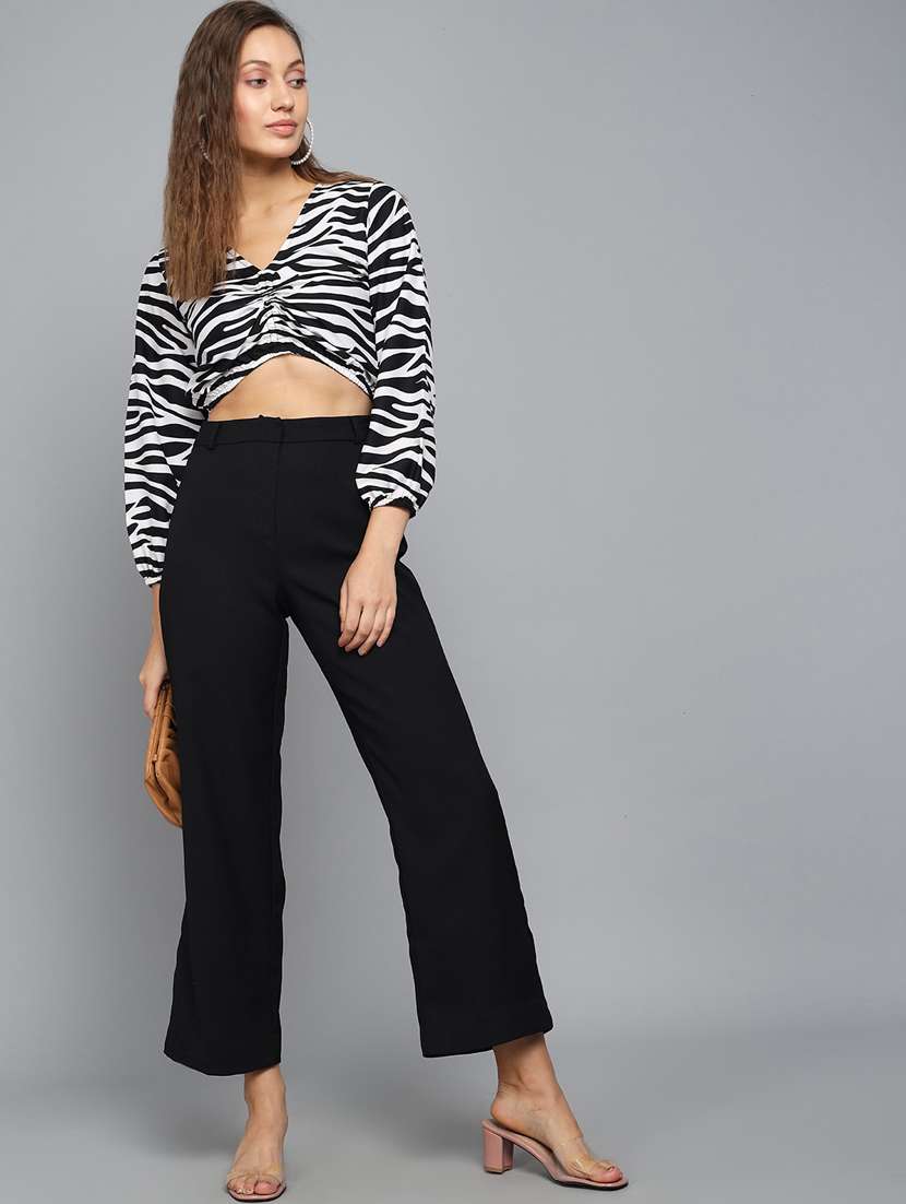 women black & white printed crop top - 21074539 -  Standard Image - 3