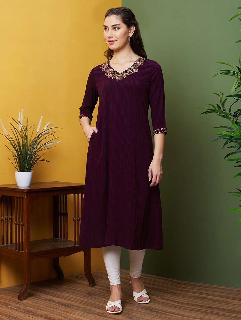 globus women purple floral embroidered v neck georgette a-line kurta with pocket