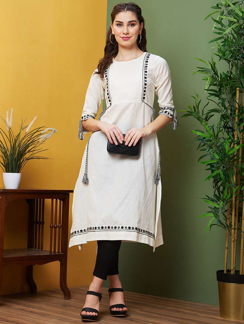 women off white round neck a-line kurta - 21081864 -  Zoom Image - 0