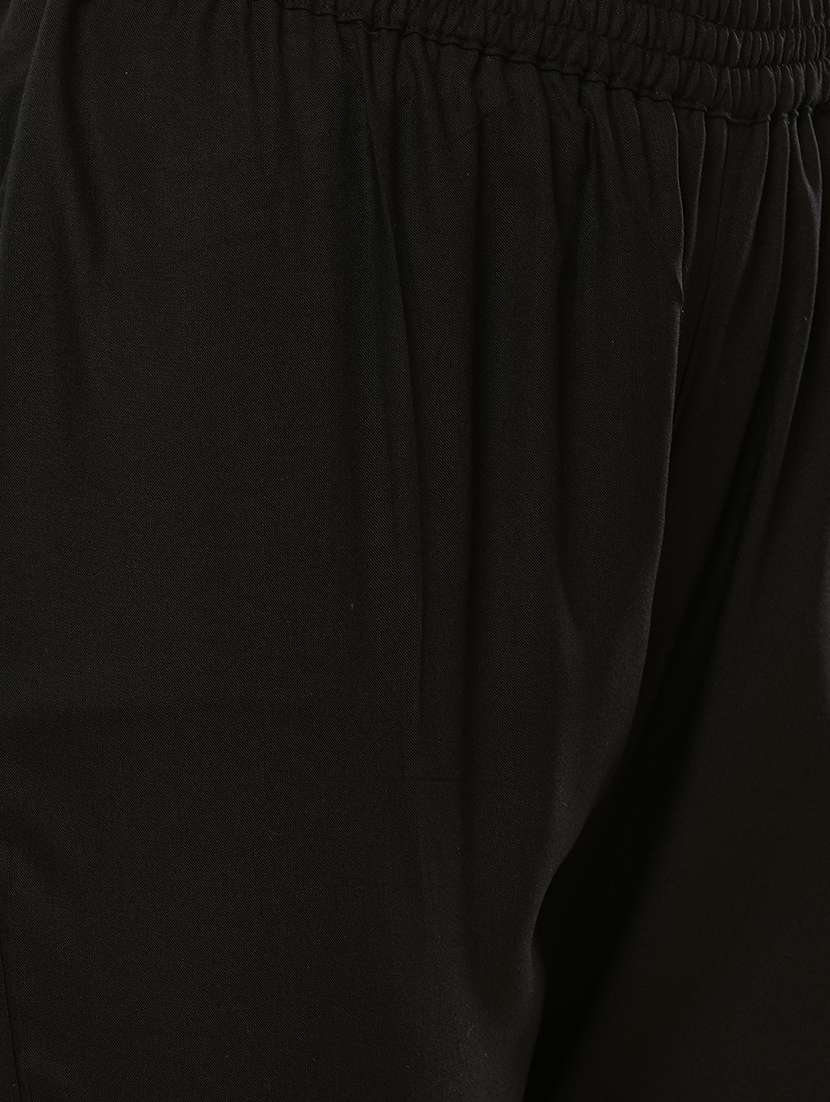 globus women black floral embroidered straight kurta & elasticated pants set - 21082076 -  Standard Image - 5