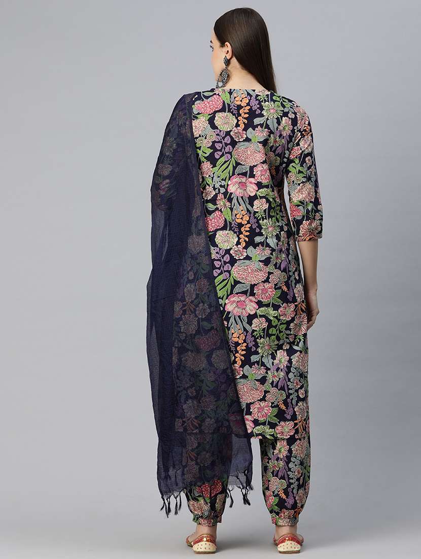 women three quarter sleeve kurta salwar with dupatta set - 21082608 -  Standard Image - 3