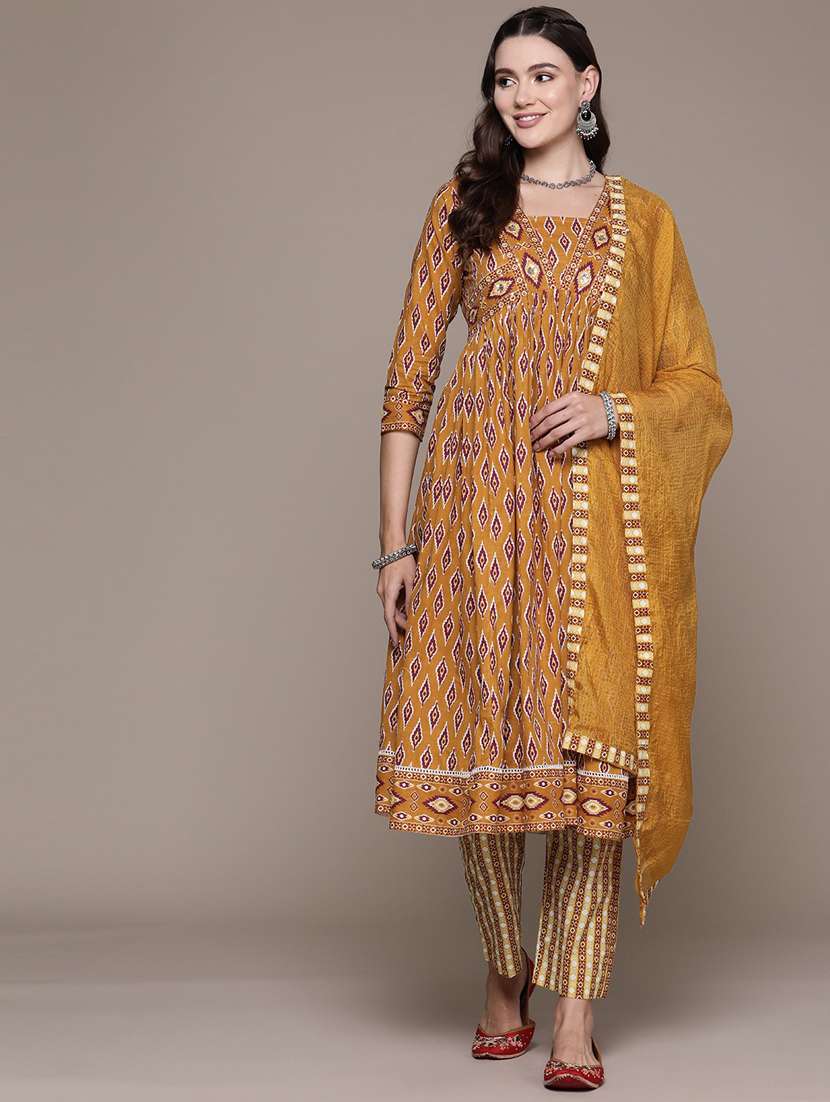 women three quarter sleeve kurta pant with dupatta set