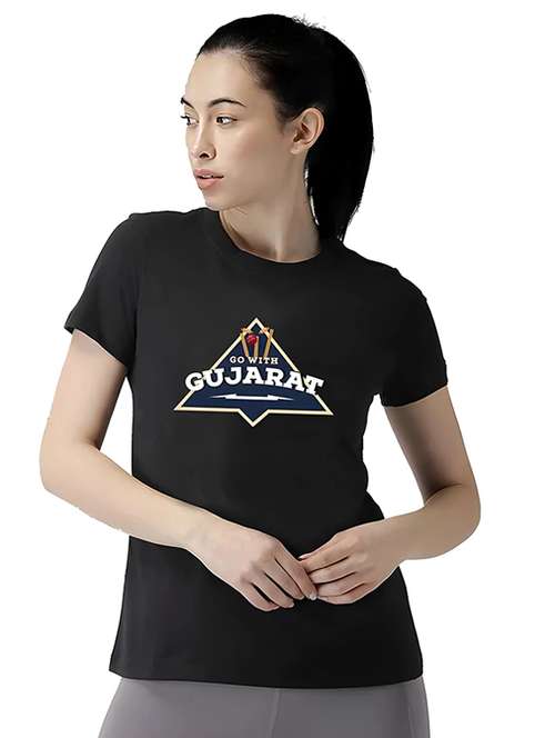 women round neck chest print t-shirt - 21092405 - Standard Image - 0