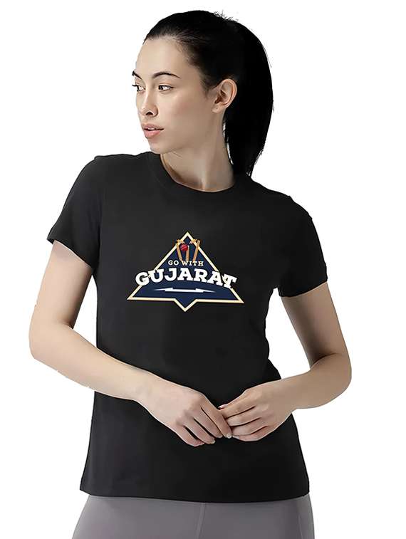 women round neck chest print t-shirt - 21092405 - Zoom Image - 0