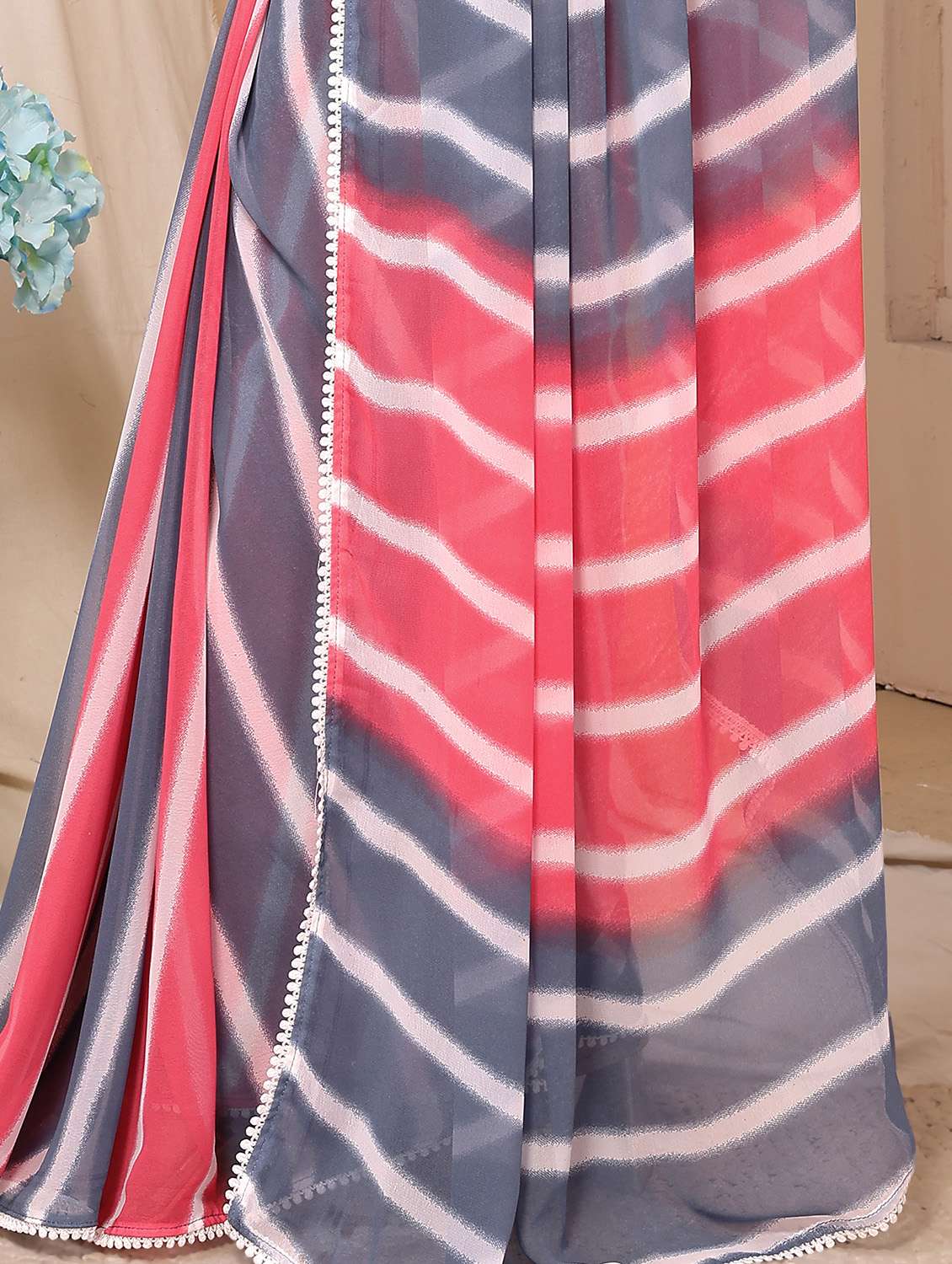 women pink leheriya printed lace work saree with blouse - 21093543 -  Standard Image - 3