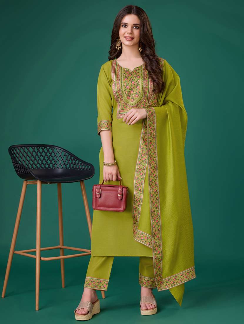 women placement print kurta pant with dupatta set - 21102908 - Zoom Image - 0