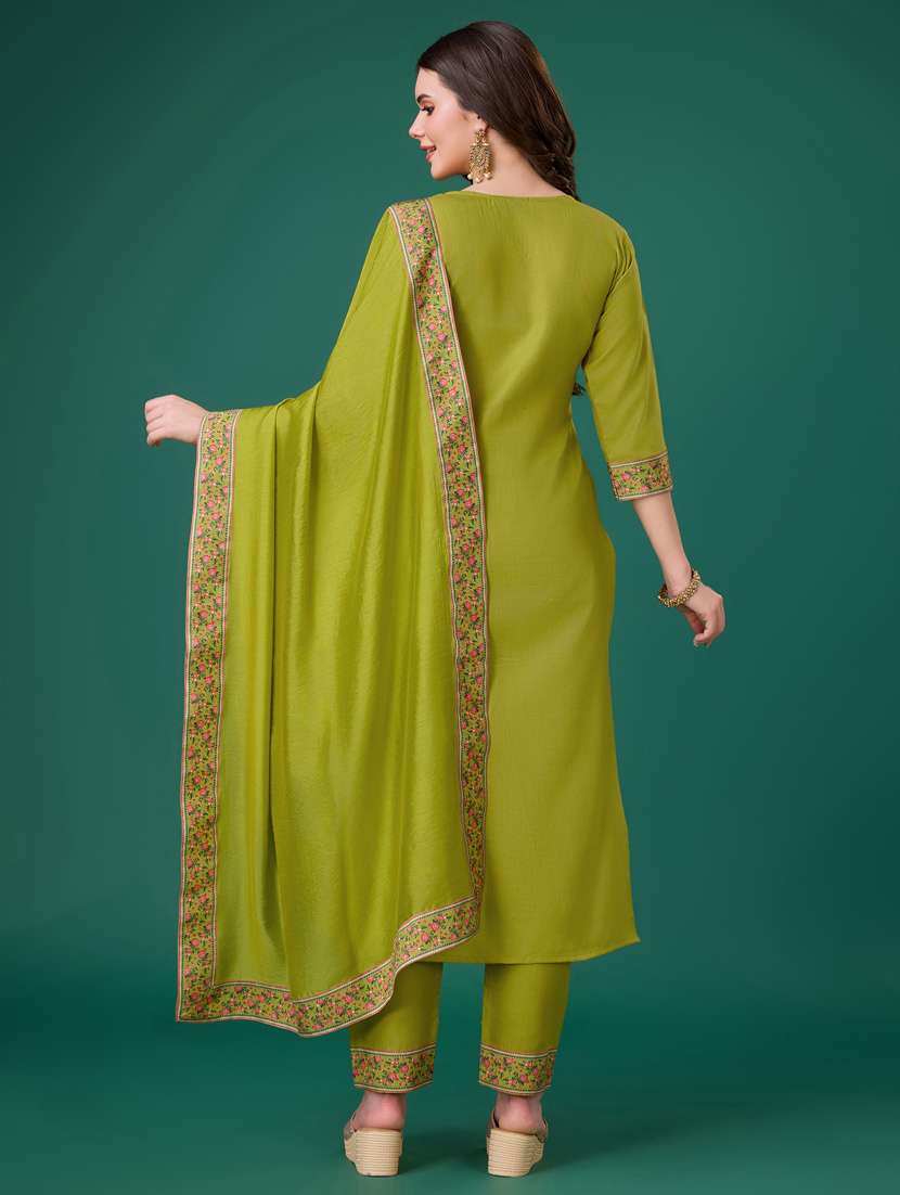 women placement print kurta pant with dupatta set - 21102908 - Standard Image - 3
